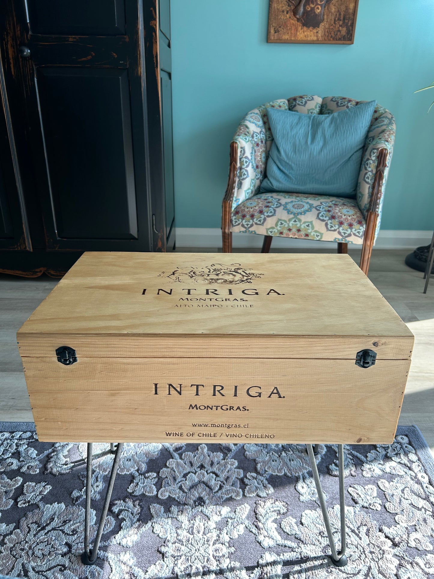 057901A1 Intriga Cabernet Sauvignon Coffee Table Art