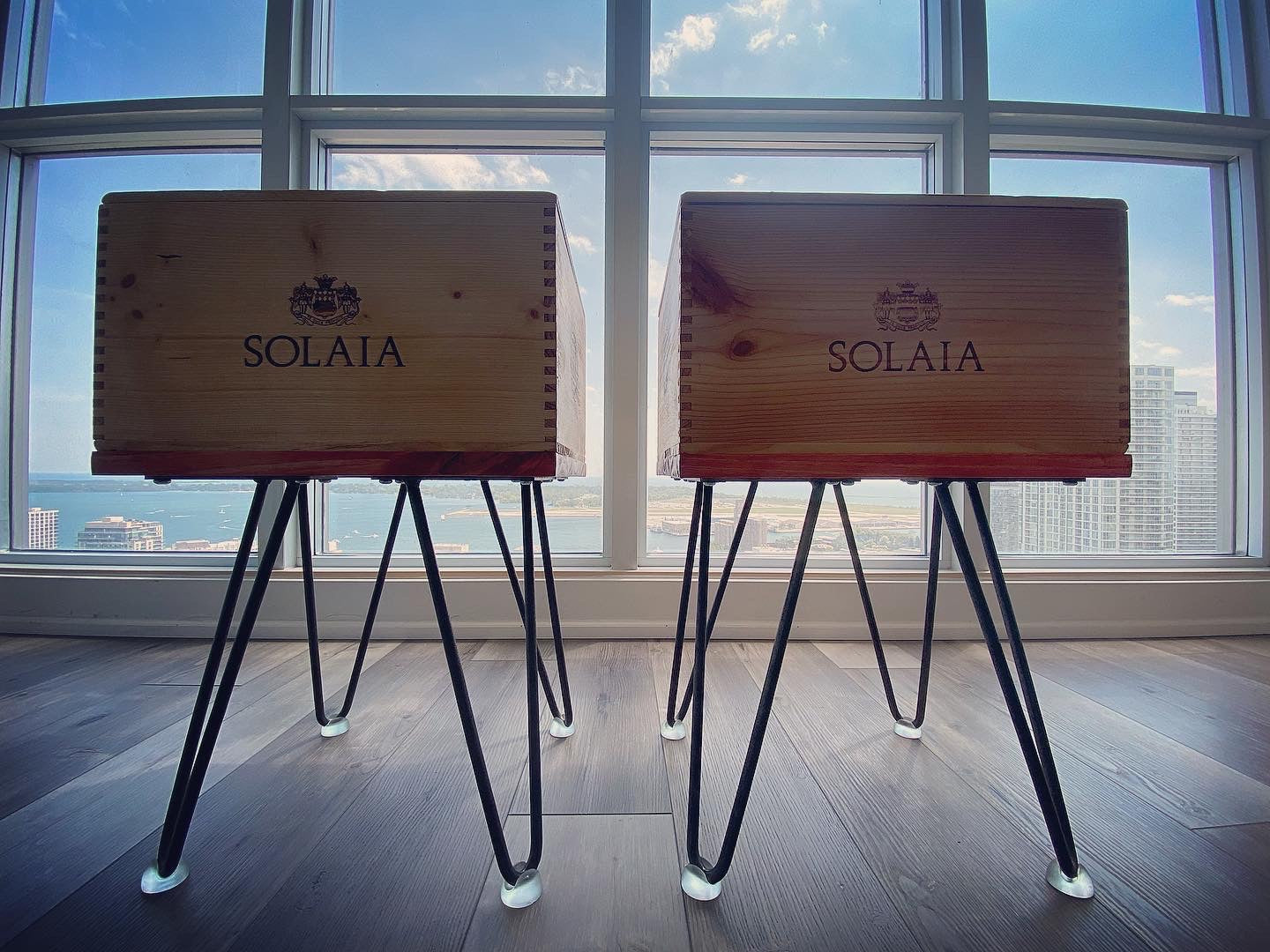 17349A1 2008 Solaia Cabernet Sauvignon Blend Sidetable