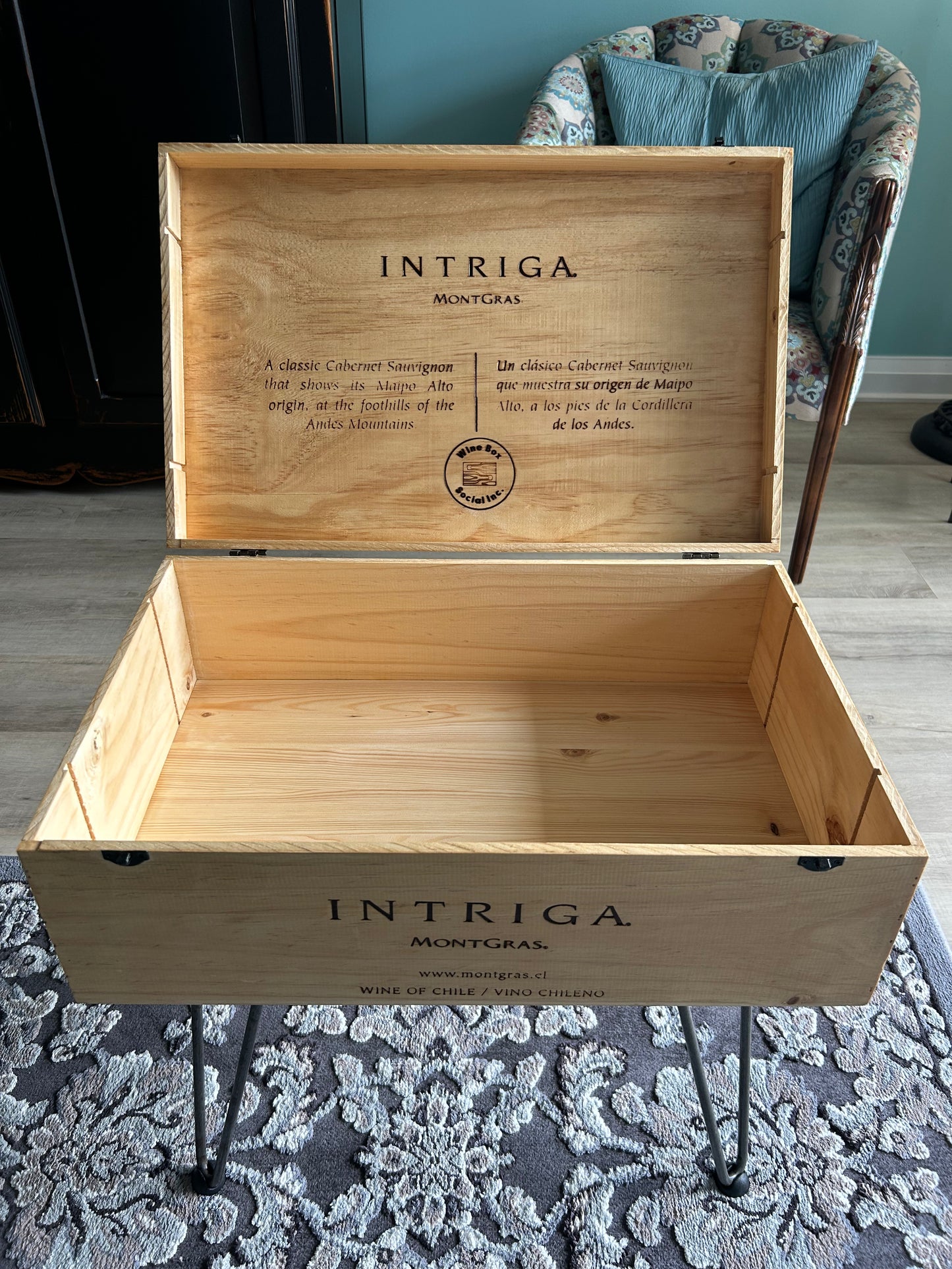 057901A1 Intriga Cabernet Sauvignon Coffee Table Art