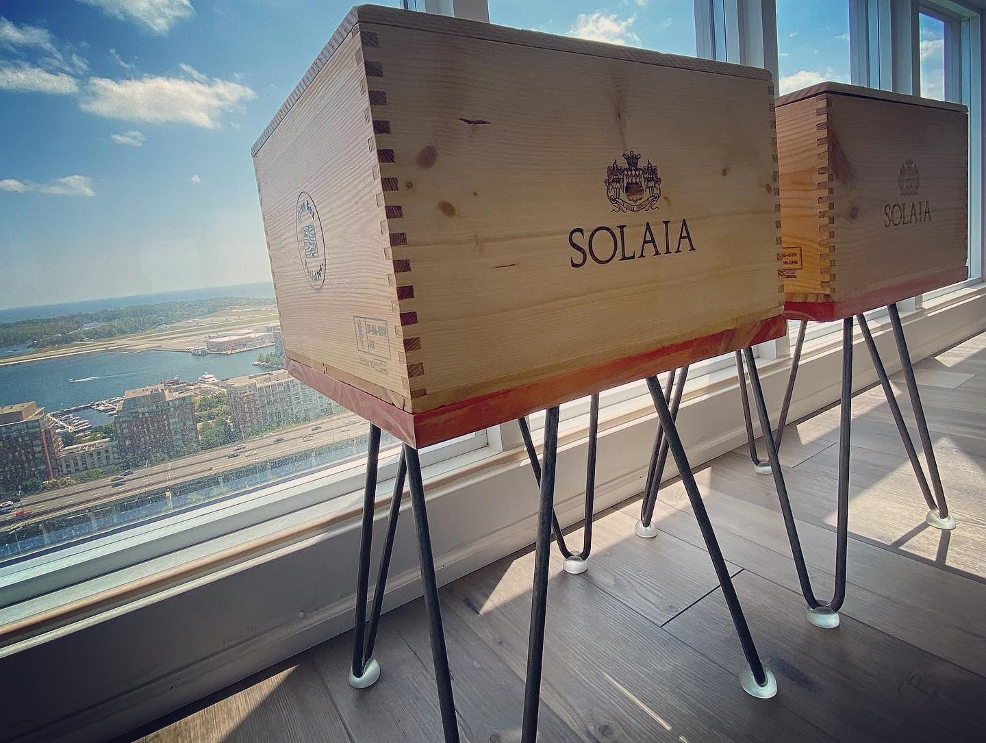 17349A1 2008 Solaia Cabernet Sauvignon Blend Sidetable